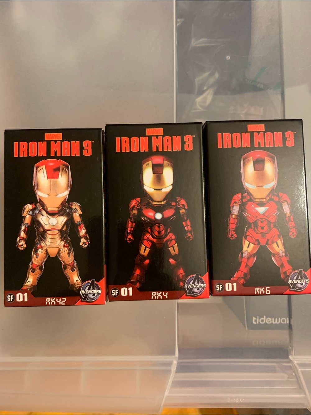 Marvel Iron Man 3 Mini Action Figures - Red and Gold
